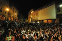 2011_folla-in-p-za-santo-stefano