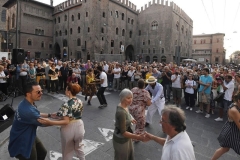 22-ballo-piazza-Re-Enzo